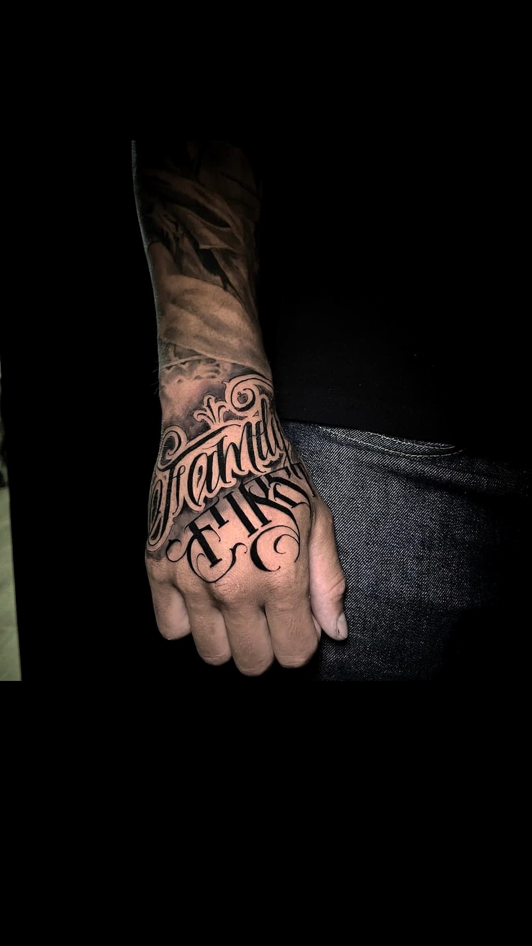 Family First en mano